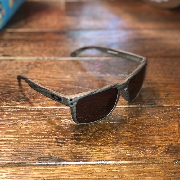 Oakley sunglasses - Picture 5 of 6